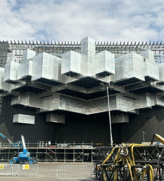 6.SOUNSTORM BIG BEAST STAGE